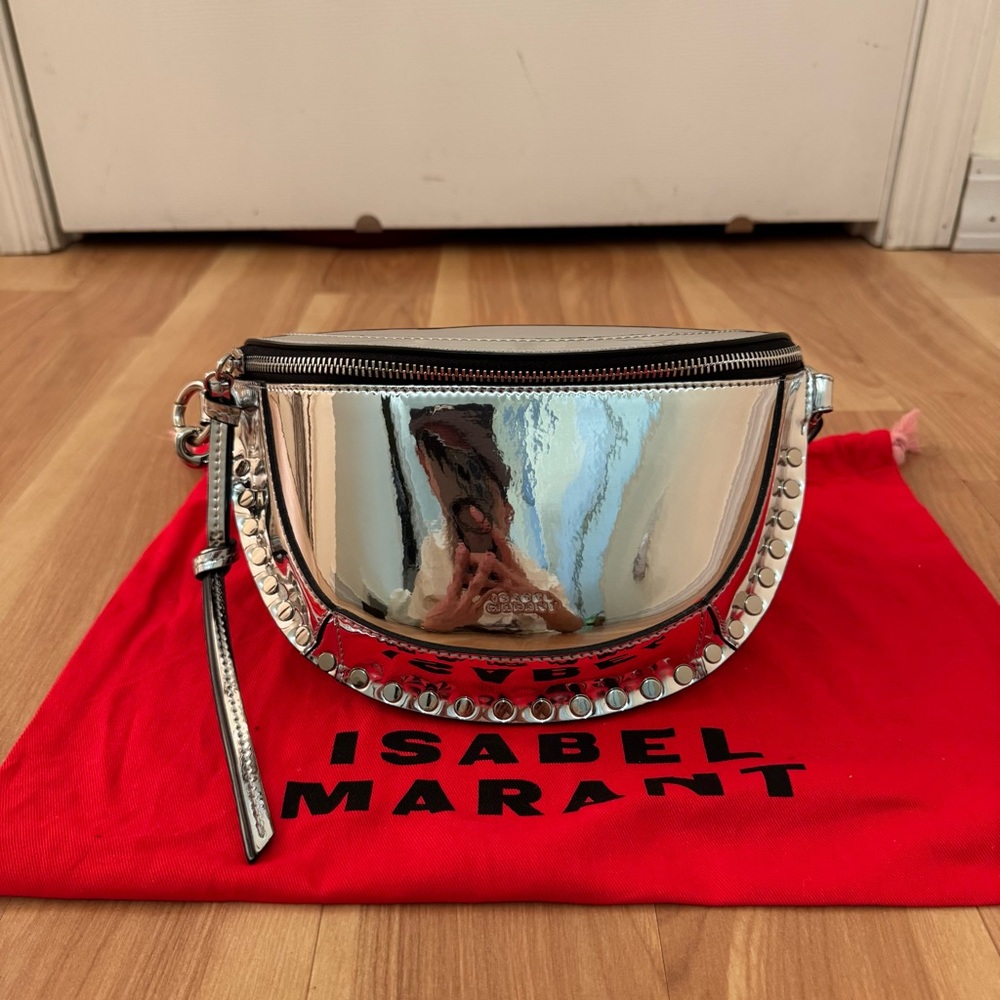 Silver leather crossbody bag #IsabelMarant